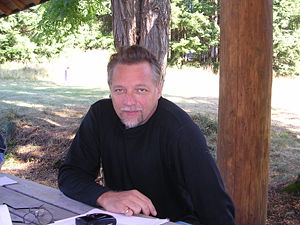 Edward Burtynsky Portrait Edward Burtynsky image via upload.wikimedia.org