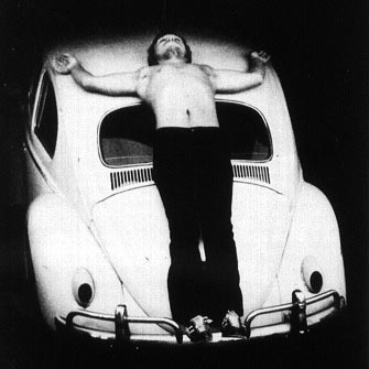Chris Burden, Trans Fixed- 1974