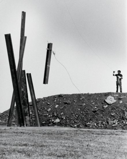 Chris Burden, Beam Drop (1984), Art Park, Lewiston, NY. Photo Chris Burden