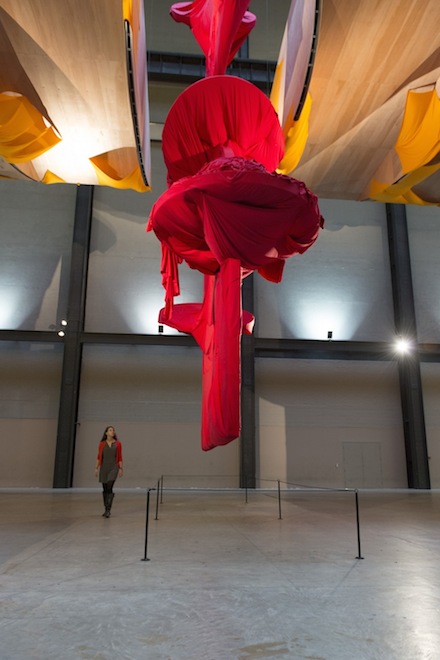 Richard Tuttle_I don't Know - The Weave of Textile Language, 2014_Tate Modern Turbine Hall_Installation view2