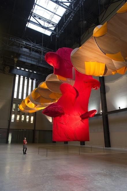 Richard Tuttle_I don't Know - The Weave of Textile Language, 2014_Tate Modern Turbine Hall_Installation view3
