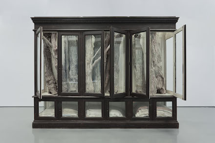 Berlinde De Bruyckere_Sculptures and Drawings_S.M.A.K._028, 2007_©MirjamDevriendt