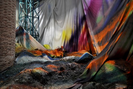 KatharinaGrosse_UntitledTrumpet_2015_ArsenaleVeniceBiennale_SK_1