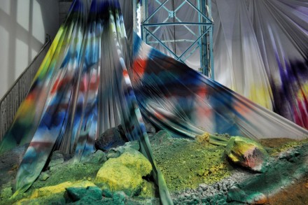 KatharinaGrosse_UntitledTrumpet_2015_ArsenaleVeniceBiennale_SK_2