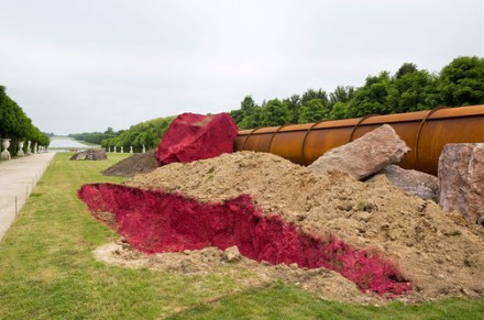 Anish Kapoor, Dirty Corner (detail) (2011-2015), courtesy of Lisson Gallery, Galleria Massimo Minini, Galleria Continua, Galerie Kamel Mennour and Kapoor Studio © Anish Kapoor
