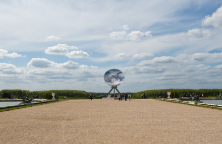 Anish Kapoor, Sky Mirror(2015), courtesy of Lisson Gallery, Galleria Massimo Minini, Galleria Continua, Galerie Kamel Mennour and Kapoor Studio © Anish Kapoor