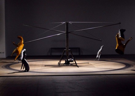BruceNauman_FondationCartier_skitching_5
