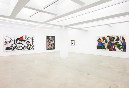 Joan Miró, Oiseaux dans L’Espace (Installation View), via Nahmad Contemporary