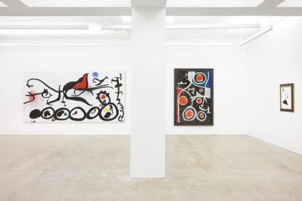 Joan Miró, Oiseaux dans L’Espace (Installation View), via Nahmad Contemporary