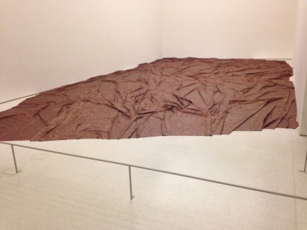 Doris Salcedo, Flor de Piel (2014)