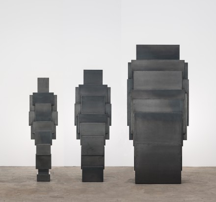 Antony Gormley, EXPANDED FAMILY X3: REACH (2014)