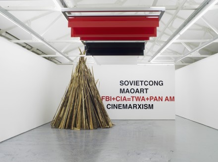 Liam Gillick, The Thought Style Meets The Collective (Installation View)