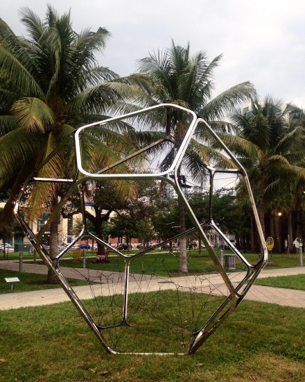 Tomas Saraceno, One Module Cloud with Interior Net (2015)