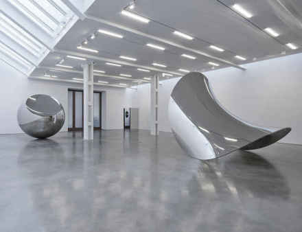Anish Kapoor (Installation View), via Lisson