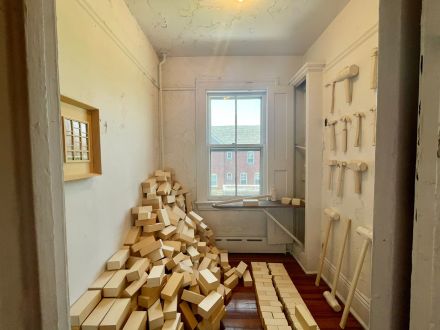 Pablo Gomez Uribe at PROXYCO, via Art Observed