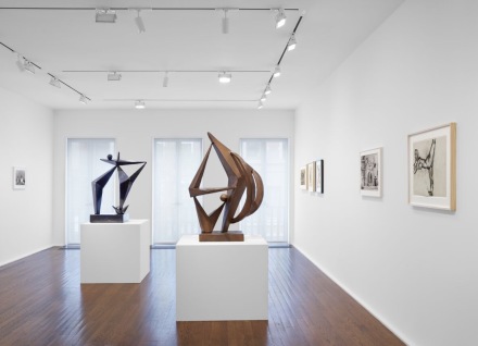 David Smith, Follow My Path (Installation View), via Hauser and Wirth