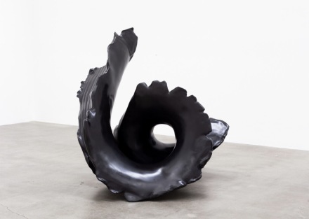 Lynda Benglis, Black Widow (2021), via Blum & Poe