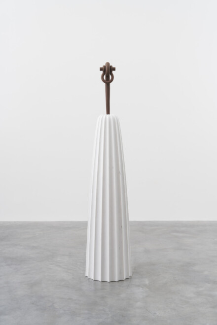 Martin Puryear, A Column for Sally Hemmings (2021), via Matthew Marks