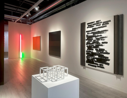 Dan Flavin, Mangold, Soulages, LeWitt y Kounellis (de izquierda a derecha) en Cady Gallery